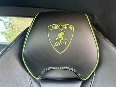 Used 2020 Lamborghini Huracan EVO image 26