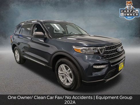 Certified 2023 Ford Explorer XLT w/ Equipment Group 202A AWD/4WD image 3