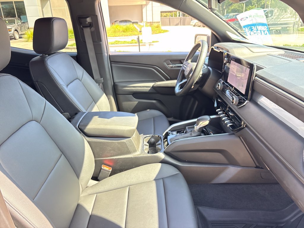 Used 2025 Chevrolet Colorado LT w/ LT Convenience Package RWD image 28