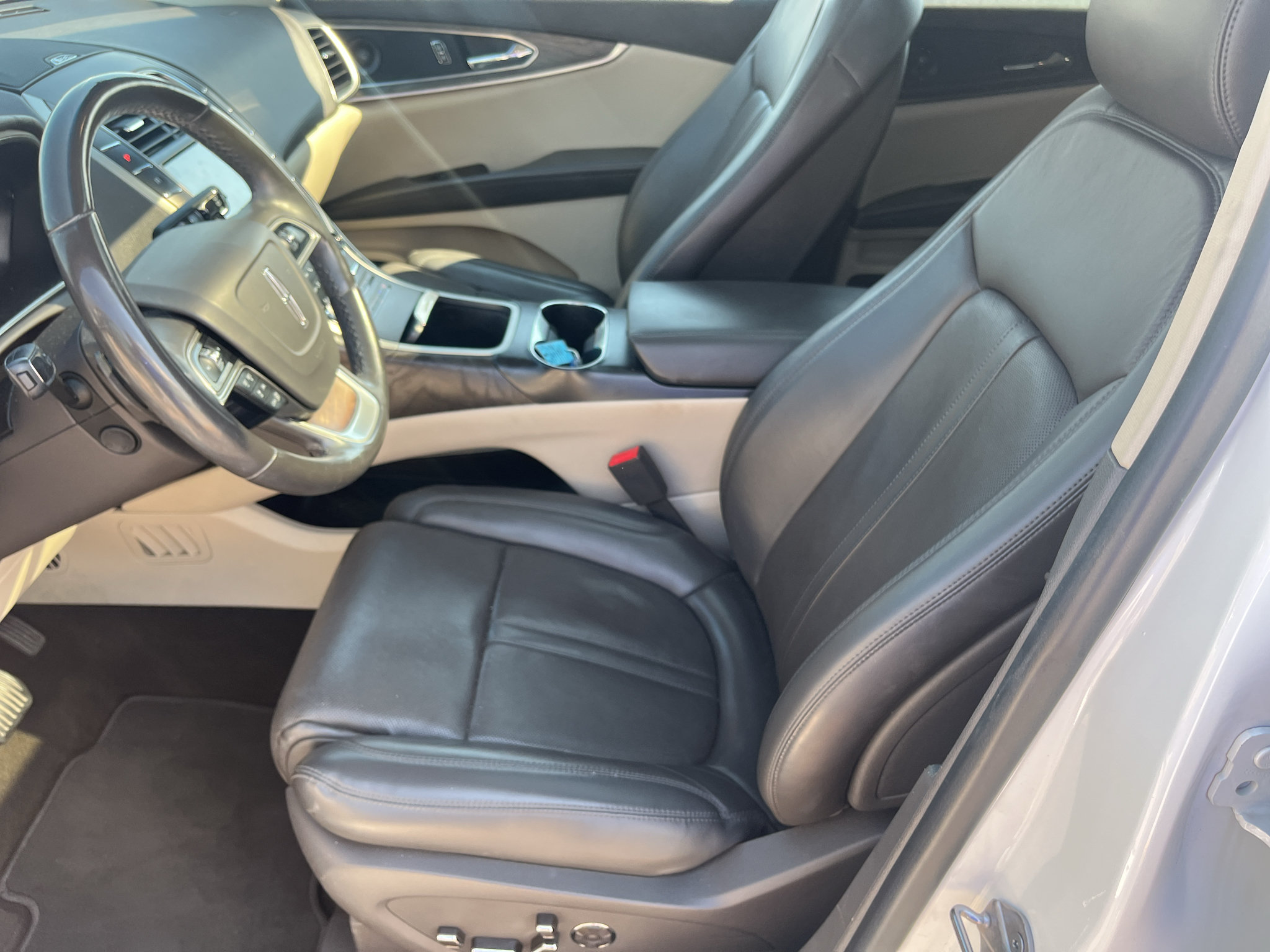 Used 2020 Lincoln Nautilus Reserve w/ Equipment Group 201A AWD/4WD image 17