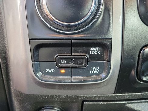 Used 2024 RAM 1500 Classic SLT AWD/4WD image 31
