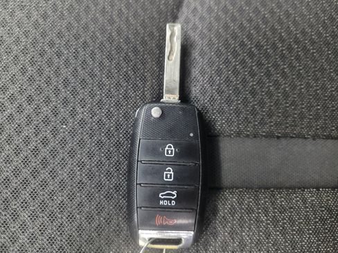 Used 2018 Kia Optima LX w/ 17" Alloy Wheels Package FWD image 32