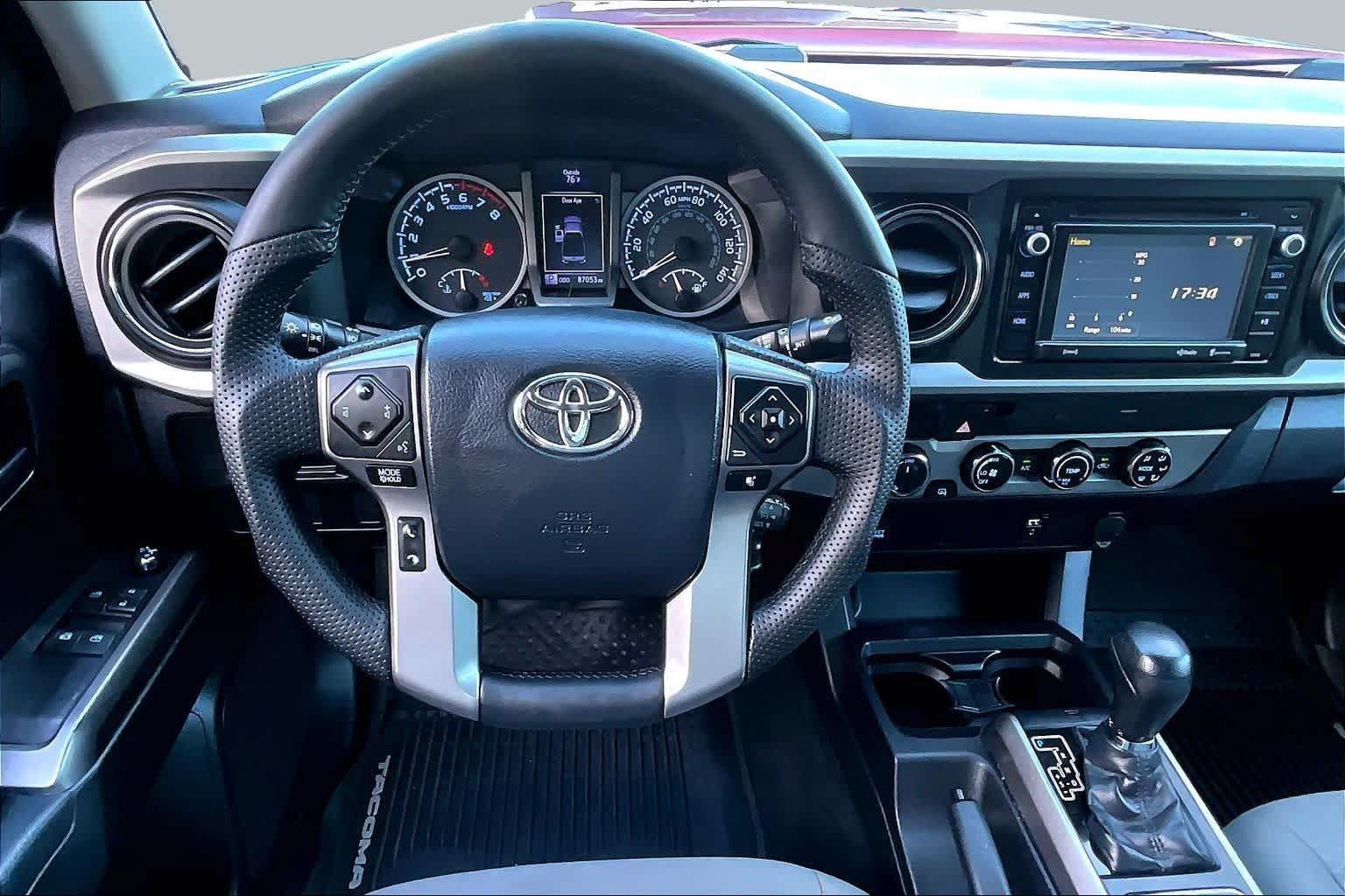 Certified 2016 Toyota Tacoma SR5 AWD/4WD image 6