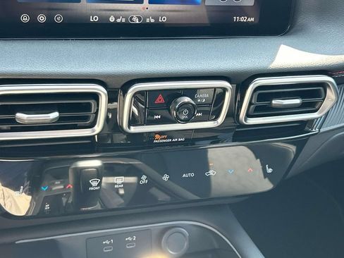 New 2027 Nissan Sentra SR w/ SR Premium Package FWD image 28