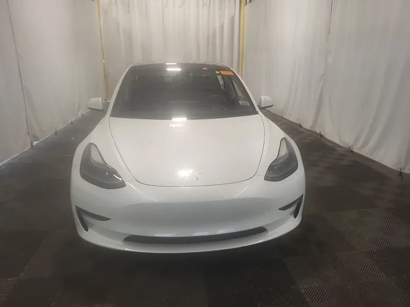 Used 2021 Tesla Model 3 Standard Range Plus RWD image 2