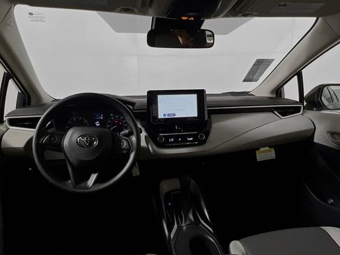 Used 2025 Toyota Corolla LE image 30