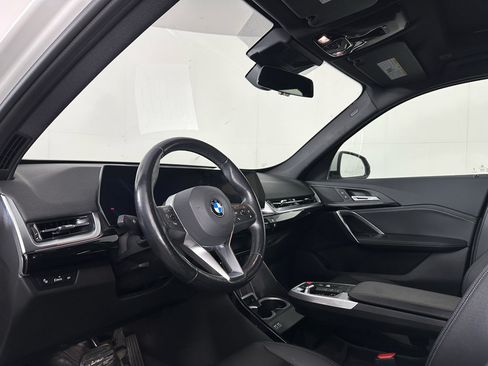Used 2023 BMW X1 xDrive28i AWD/4WD image 3