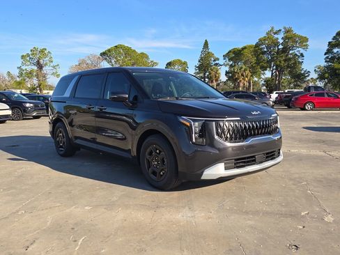 New 2026 Kia Carnival image 2