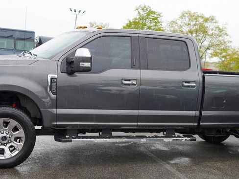 Used 2017 Ford F250 Lariat w/ Lariat Ultimate Package AWD/4WD image 3