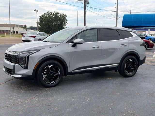 Used 2026 Kia Sportage EX FWD image 3