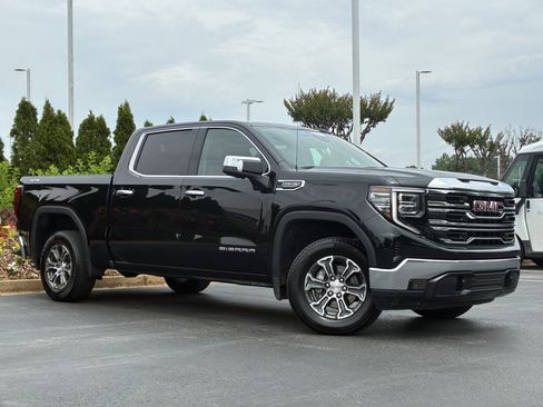 Used 2025 GMC Sierra 1500 SLT AWD/4WD image 2