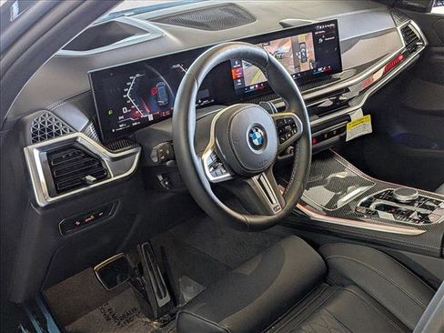 New 2025 BMW X7 M60i w/ Climate Comfort Package image 3