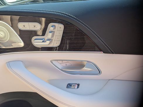 Used 2026 Mercedes-Benz GLS 580 4MATIC image 42