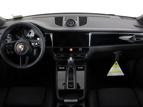 New 2026 Porsche Macan S image 11