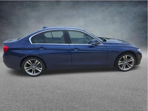 Used 2017 BMW 330i Sedan RWD image 10
