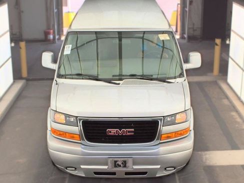 Used 2023 GMC Savana 2500 RWD image 2