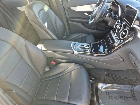 Used 2019 Mercedes-Benz GLC 300 4MATIC image 16