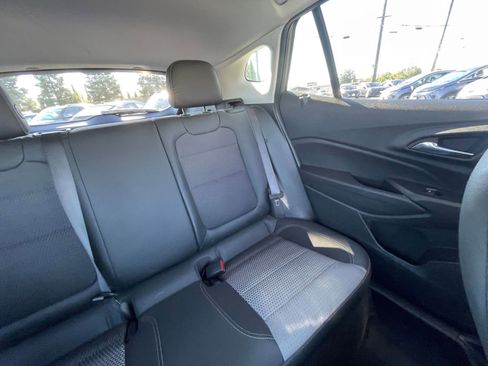 Used 2025 Chevrolet Trax LT image 36