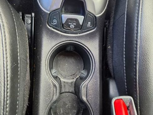 Used 2019 Jeep Compass Latitude w/ Cold Weather Group AWD/4WD image 10