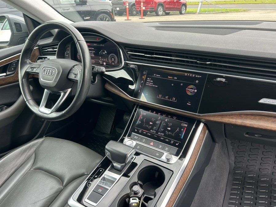 Used 2019 Audi Q8 Premium Plus AWD/4WD image 25