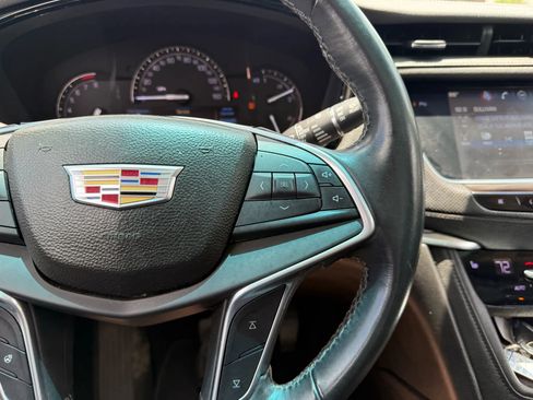 Used 2017 Cadillac XT5 Luxury image 25