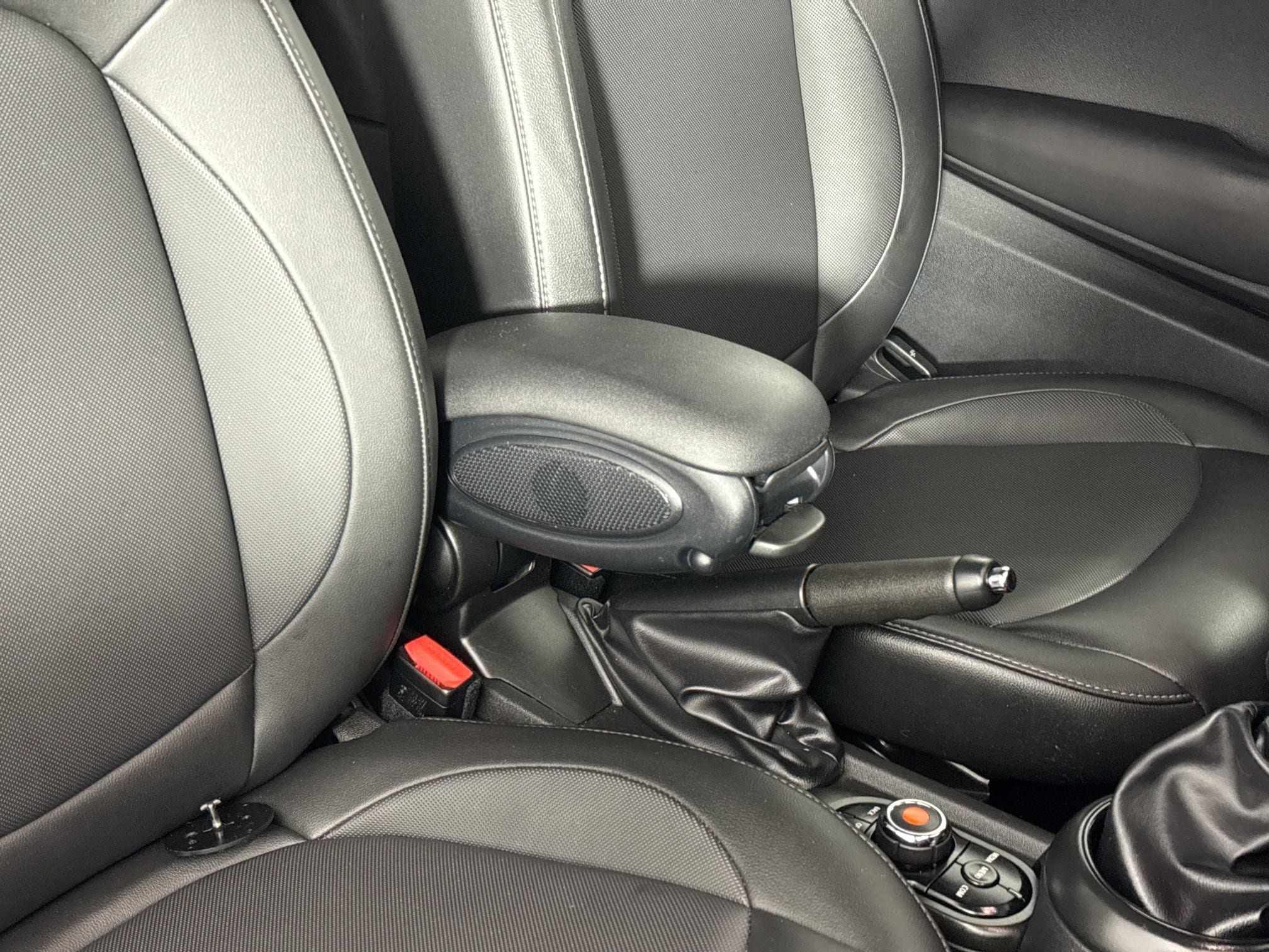 Used 2019 MINI Cooper Convertible w/ Premium Package FWD image 36