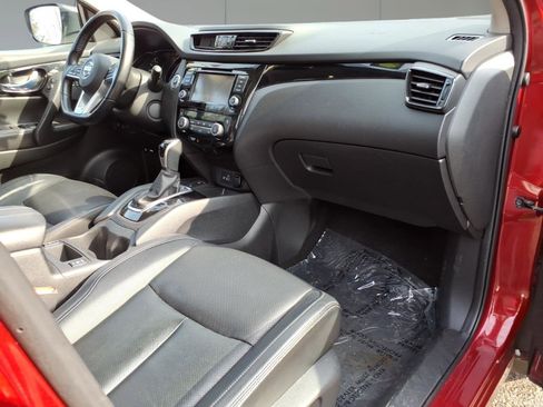 Used 2022 Nissan Rogue Sport SL w/ Premium Package image 8