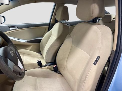 Used 2013 Hyundai Accent GLS FWD image 16