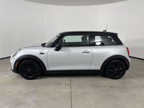 Used 2019 MINI Cooper 2-Door Hardtop image 2