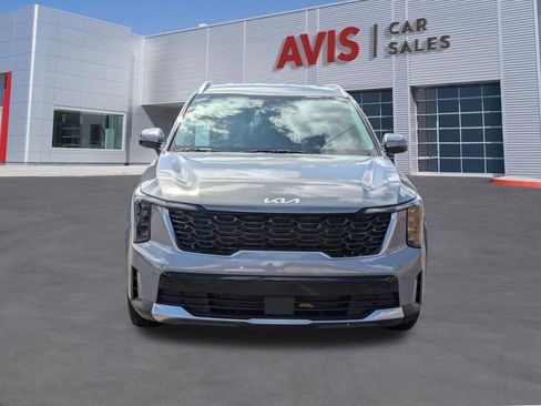 Used 2024 Kia Sorento S image 2