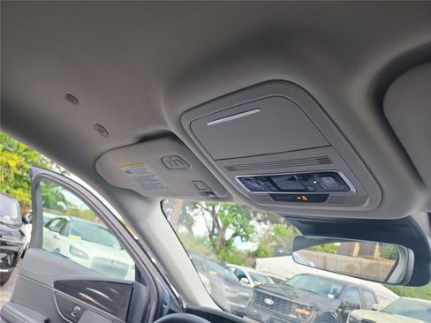 New 2026 Lincoln Nautilus Premier image 27