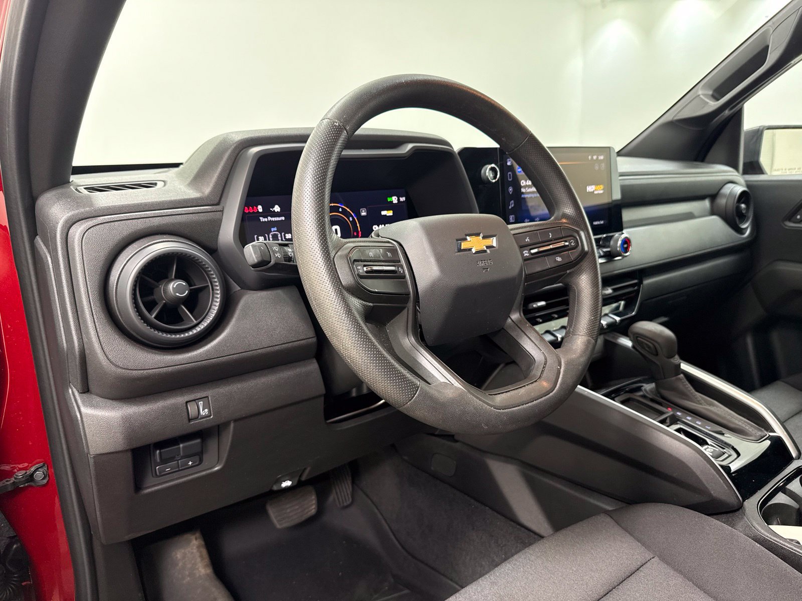Used 2026 Chevrolet Colorado W/T w/ WT Custom Package RWD image 12