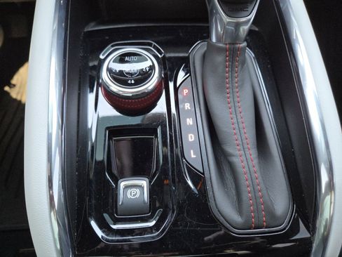 Used 2024 GMC Canyon AT4X image 37