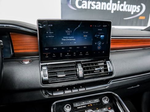 Used 2024 Lincoln Navigator Reserve image 27