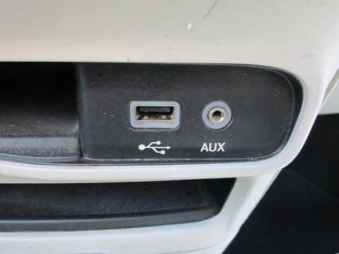 Used 2017 Chrysler Pacifica Touring-L FWD image 14