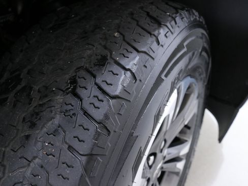 Used 2022 Chevrolet Colorado Z71 w/ Safety Package image 31