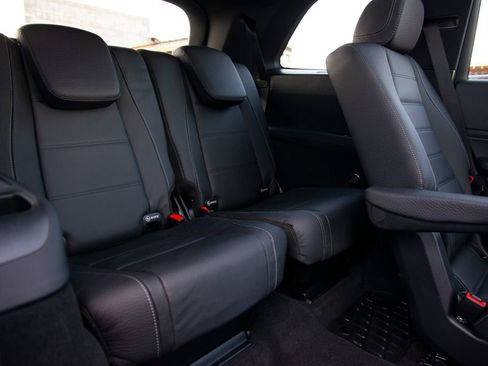 New 2026 Mercedes-Benz GLS 450 4MATIC image 15