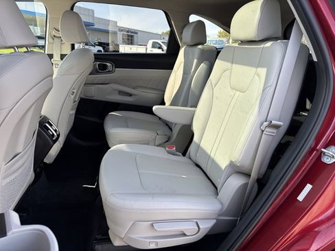 Used 2023 Kia Sorento SX image 11