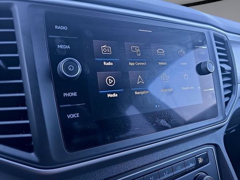 Used 2021 Volkswagen Atlas Cross Sport SE FWD image 32