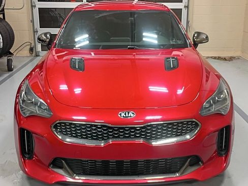 Used 2019 Kia Stinger GT image 3