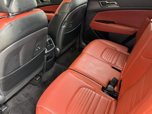 Used 2023 Kia Sportage SX image 11