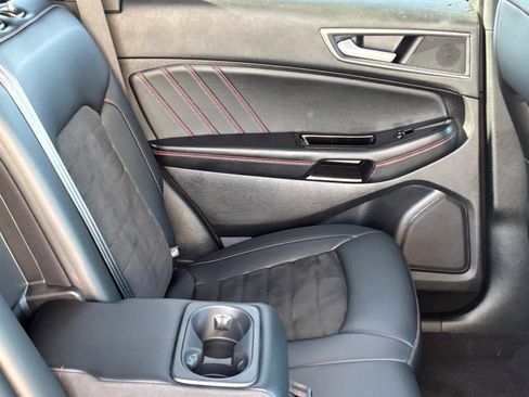 Used 2020 Ford Edge ST-Line image 13