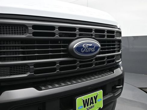 New 2026 Ford F250 XL w/ F-250 >10K GVWR Package AWD/4WD image 5