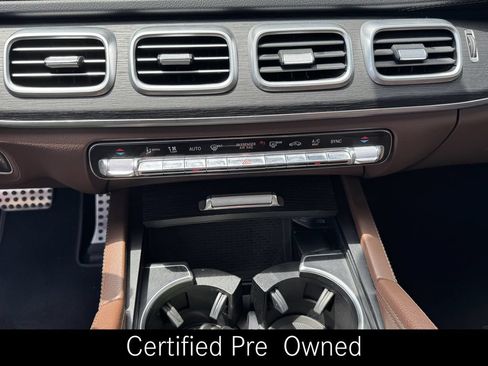 Used 2024 Mercedes-Benz GLS 450 4MATIC image 23