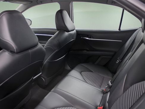 Used 2021 Toyota Camry SE image 13