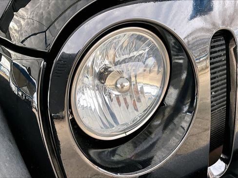 Used 2017 Jeep Wrangler Unlimited Sport w/ Quick Order Package 24S image 28