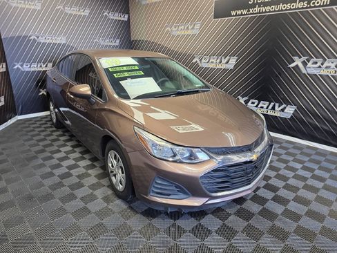 Used 2019 Chevrolet Cruze LS FWD image 6