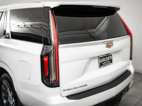 Used 2023 Cadillac Escalade Premium Luxury Platinum image 19