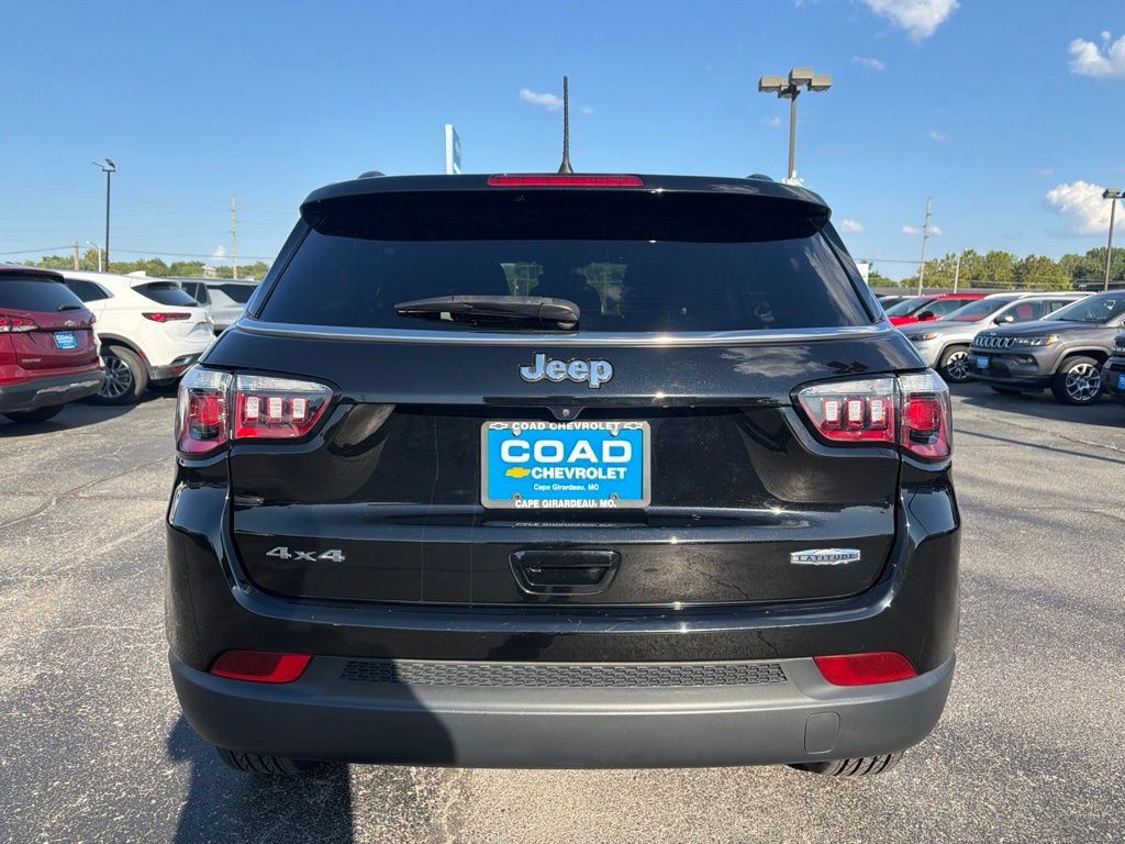 Used 2023 Jeep Compass Latitude w/ Convenience Group AWD/4WD image 4