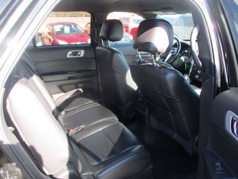 Used 2013 Ford Explorer XLT FWD image 8